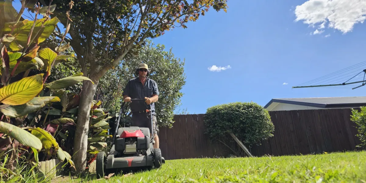 The best commercial self-propelled lawn mower in 2026