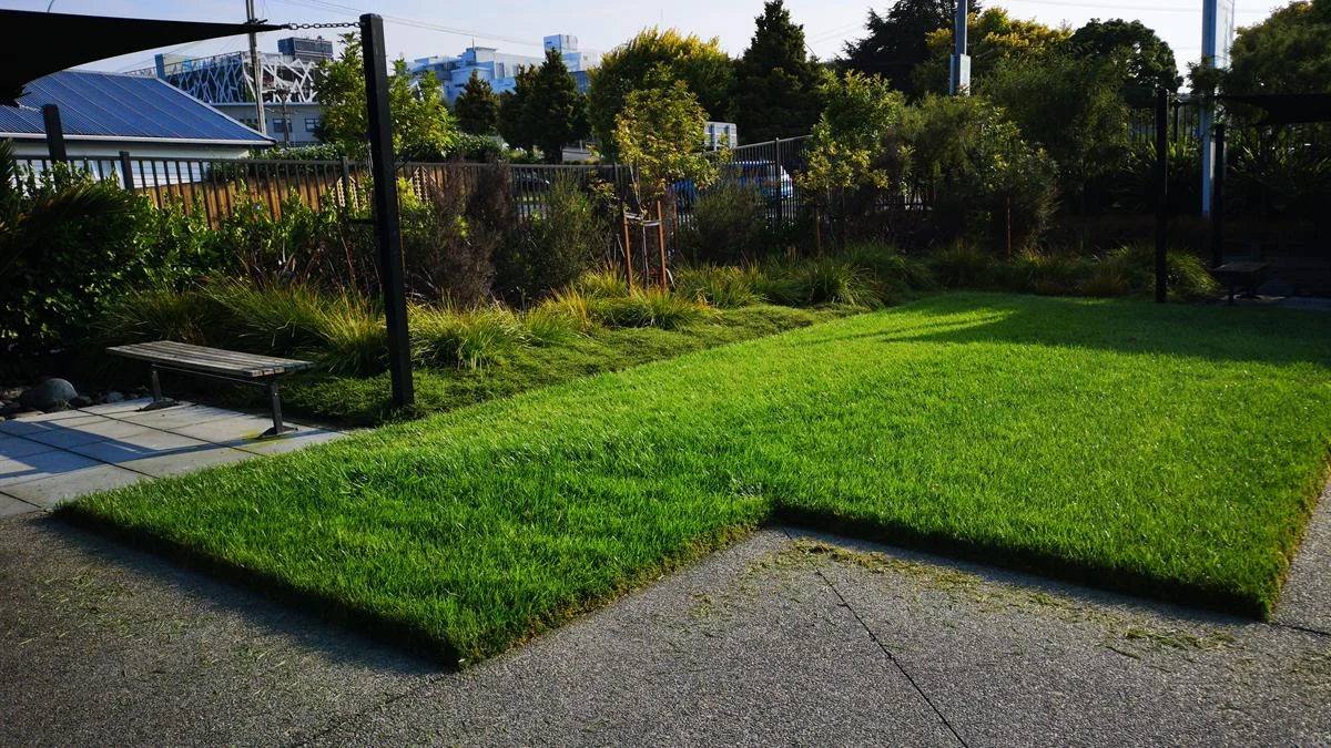 Private hospital lawn, one of the commercial lawn care contracts we mow